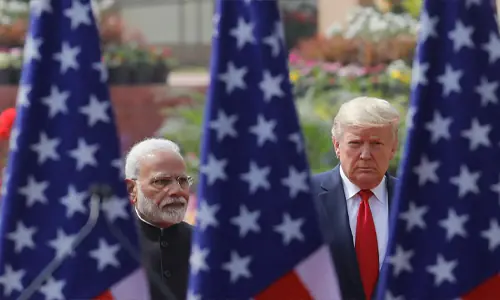 Trump Ambil Langkah Tegas: Tarif 50% untuk India karena Jual Minyak ke Rusia